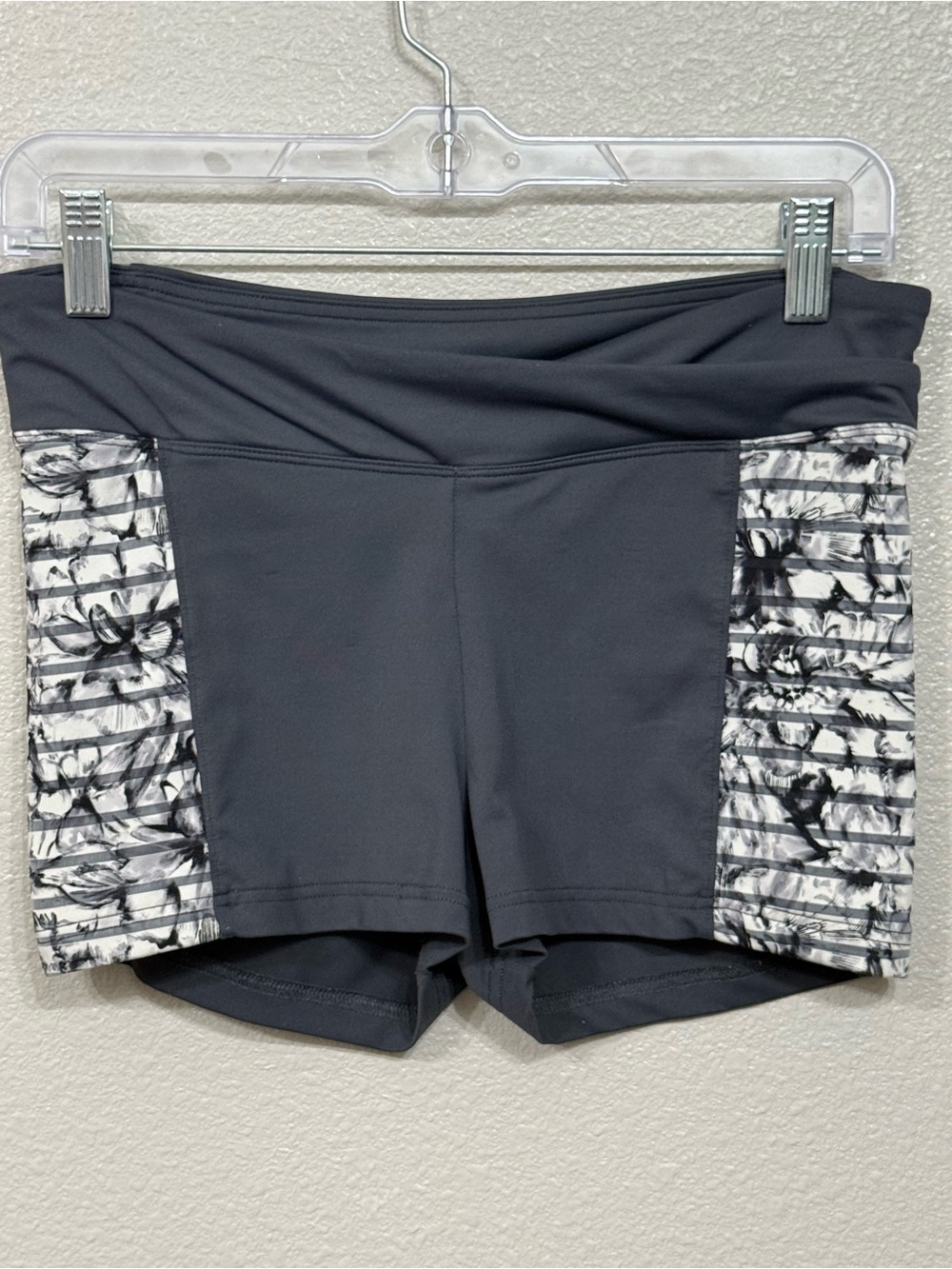 Bloch Gray Front Crossover Waist Floral Side Stripe Dance Shorts M Medium